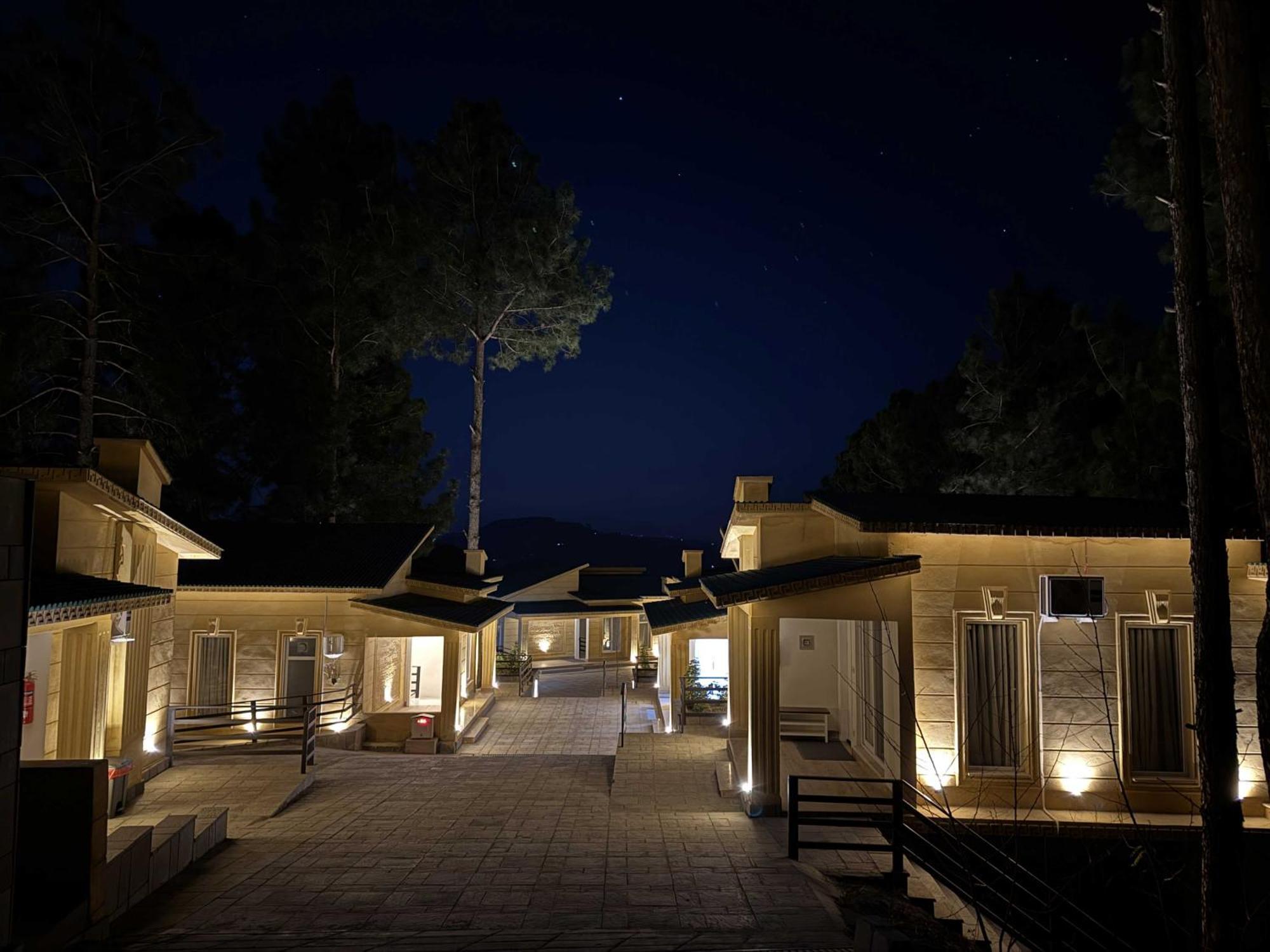 Hidden Hills Hotel & Resort Mansehra Exterior photo
